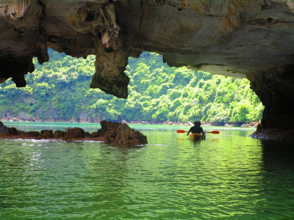 kayaking-under caves lan ha bay