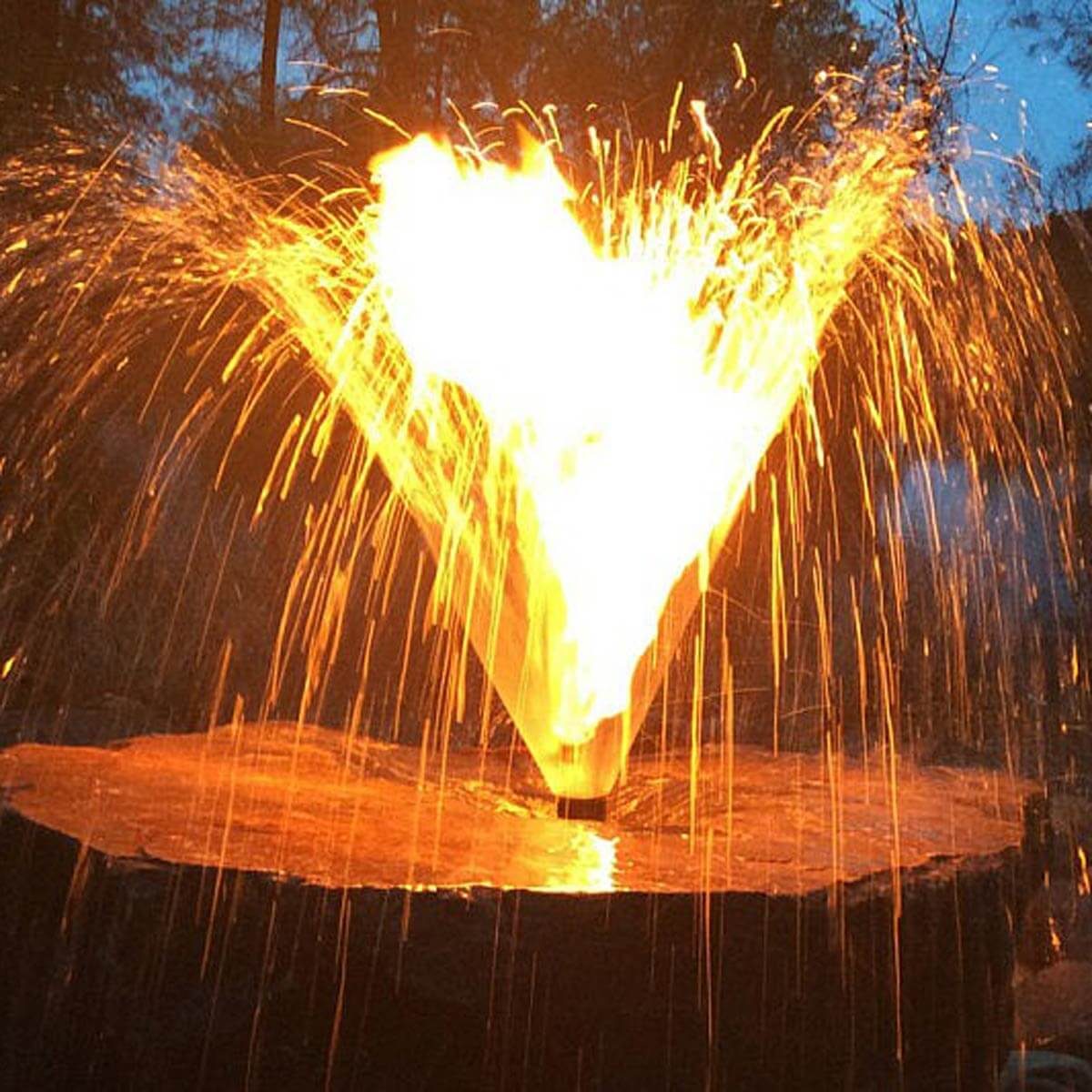 37 Sensational Fire Pits That Will Let You Soak Up Sunsets The