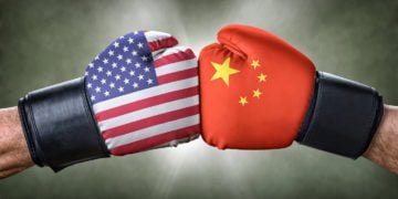Un combate de boxeo entre Estados Unidos y China.