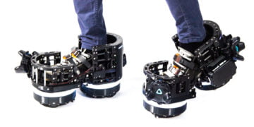 EktoOneによるEktoVR、VRでの歩行を可能にするロボットブーツ