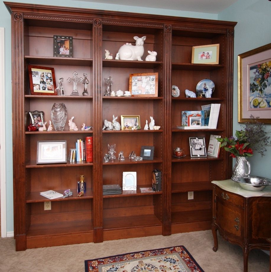 Featured Photo of Classic Bookshelves Design