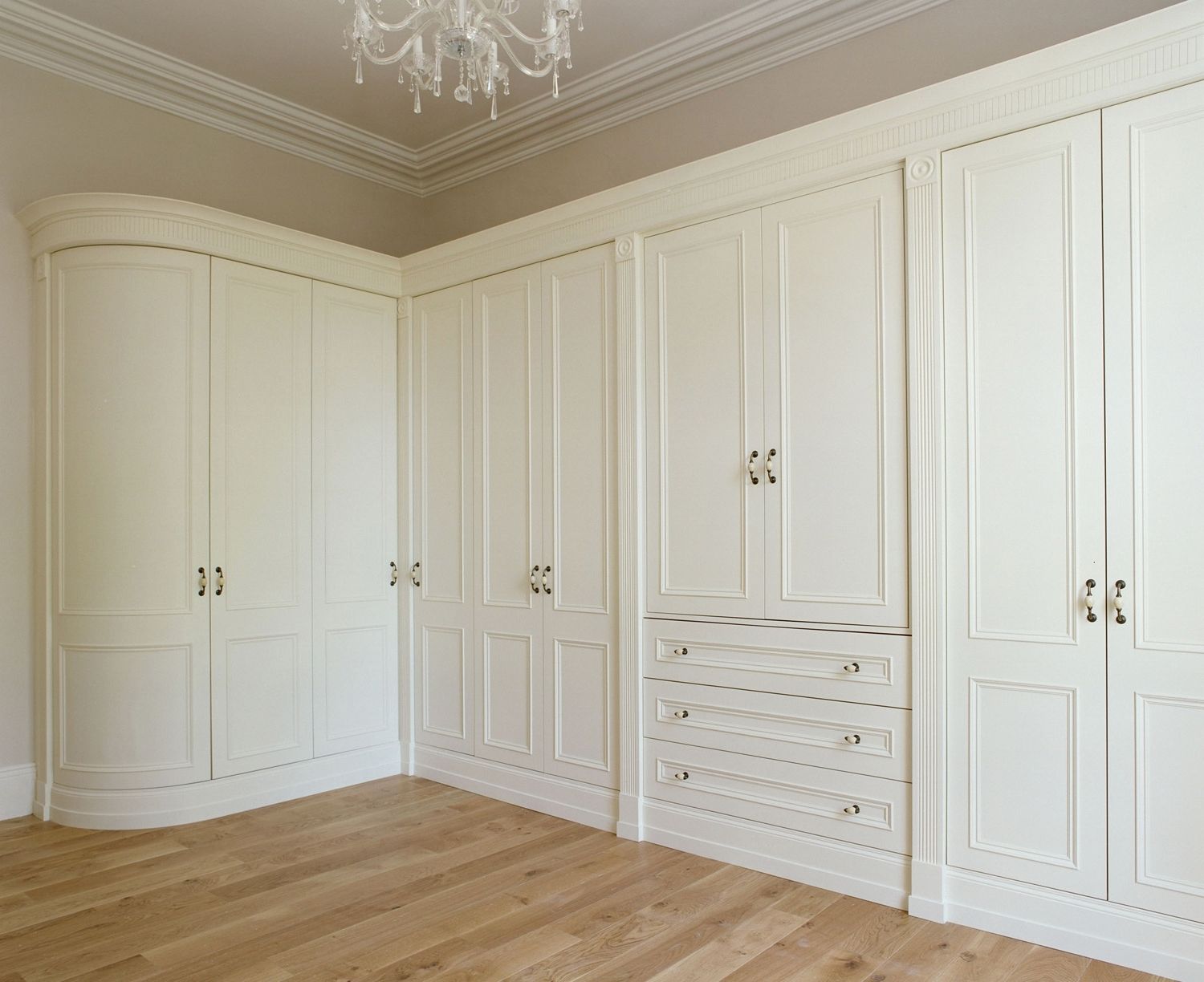 Featured Photo of French Built In Wardrobes