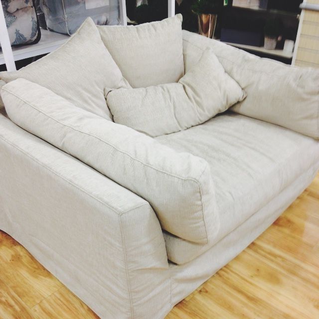 Featured Photo of Oversized Sofa Chairs