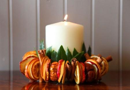 amazing-christmas-candles-and-decorations-with-them-21