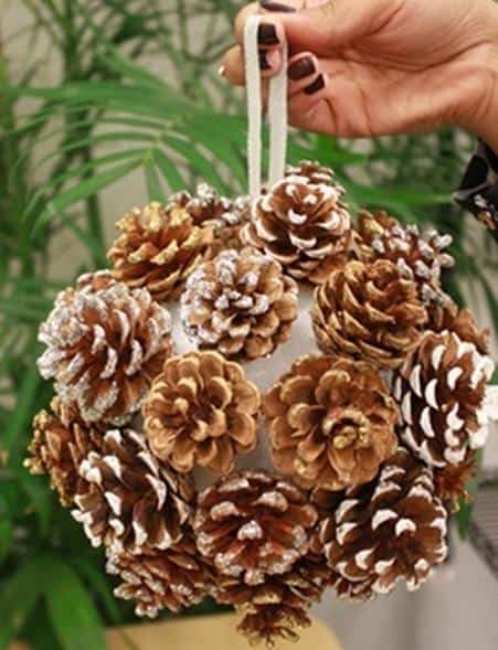 awesome-pinecone-decorations-for-christmas-12