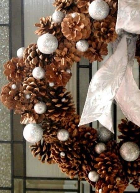 awesome-pinecone-decorations-for-christmas-7