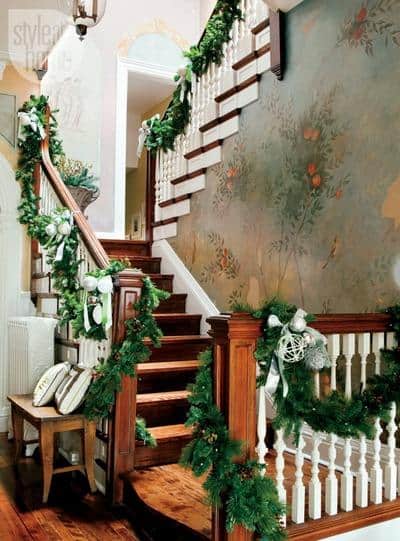christmas-stairs-decoration-ideas-2