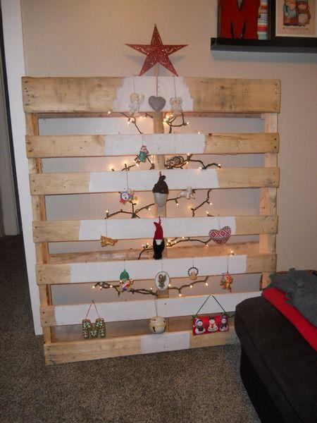 christmas-tree-from-pallets-xristougenniatiko-dentro-palletes-11