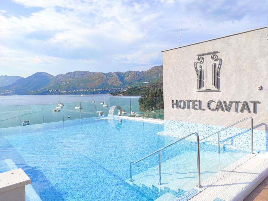 Hotel Cavtat Rooftop Pool & Bar area