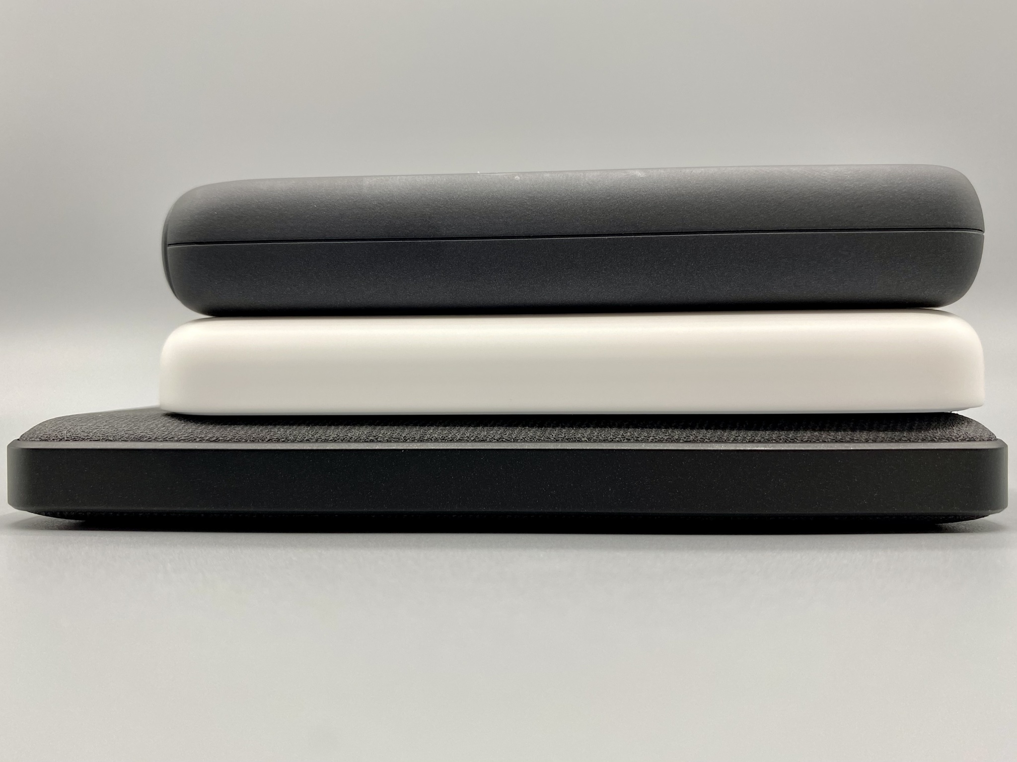 Apple Magsafe Battery Pack Mophie Anker Side Comparison