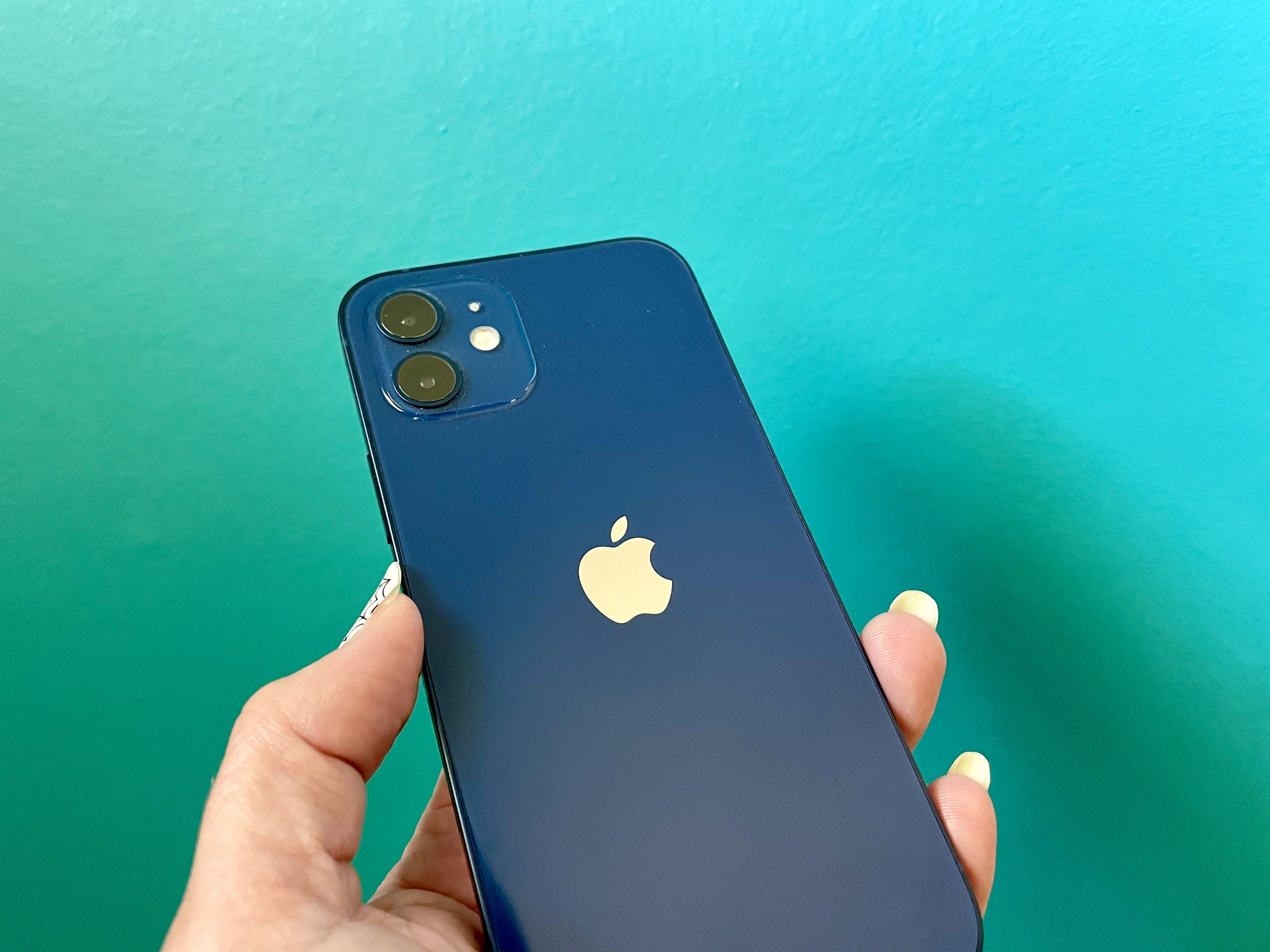 iPhone 12 Blue