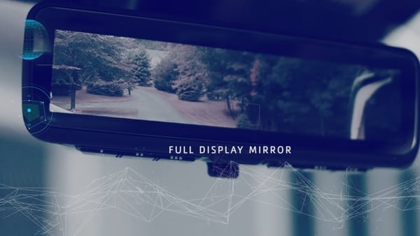 El espejo integra una pantalla LCD