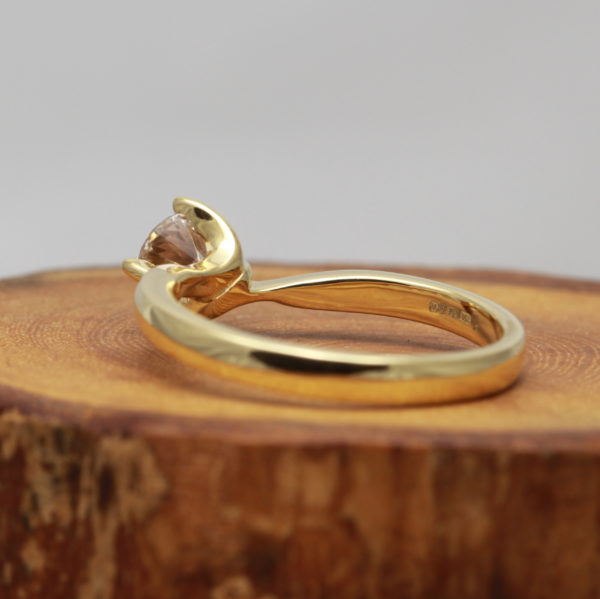 eco 18ct gold solitaire ring