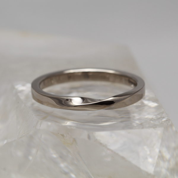 Ethical 18ct White Gold Twist Wedding Ring