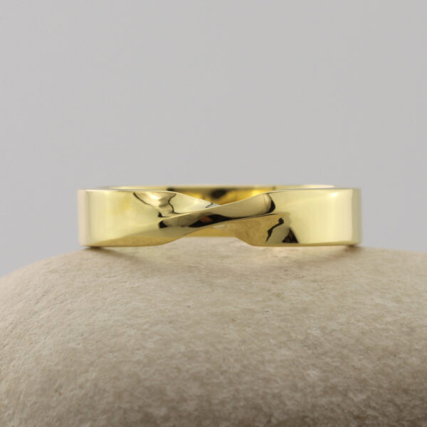 Eco Friendly 18ct Gold Twist Wedding Ring