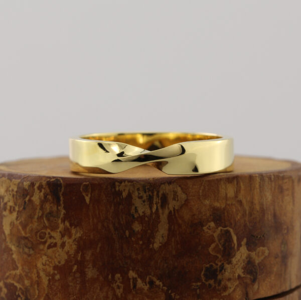 Eco 18ct Gold Twist Wedding Ring