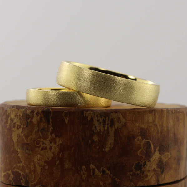 Bespoke 18ct Gold Wedding Ring Set