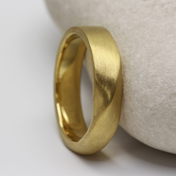 Ethical 18ct Gold Twist Ring