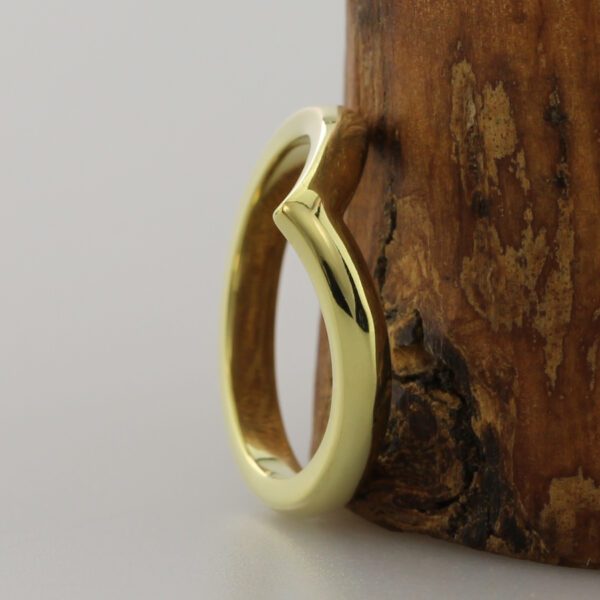 Eco Friendly 18ct Gold Wishbone Wedding Ring