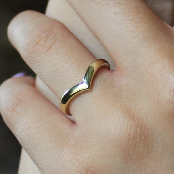 Ethical 18ct Gold Wishbone Wedding Ring