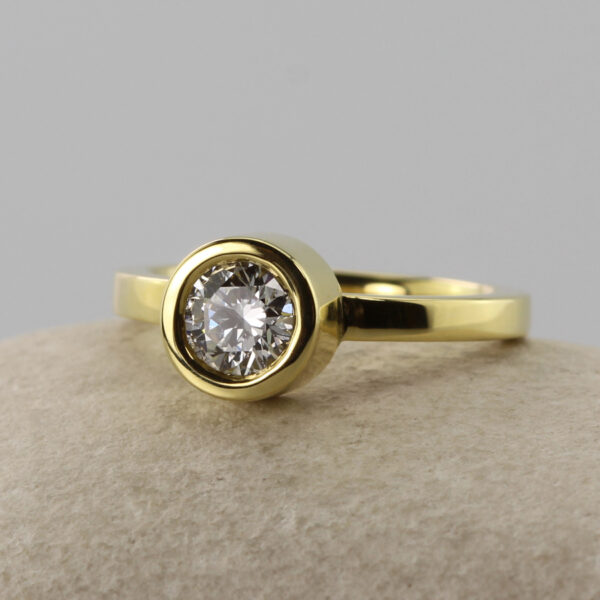Custom 18ct Gold Wedfit Engagement Ring