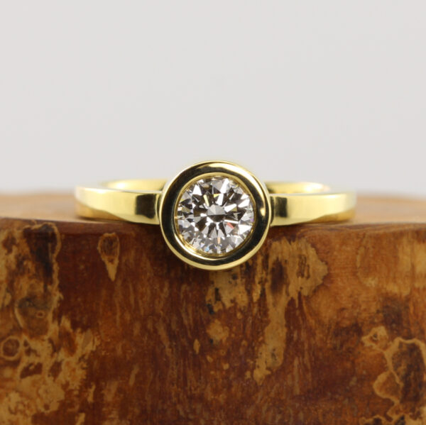 Bespoke 18ct Gold Wedfit Engagement Ring