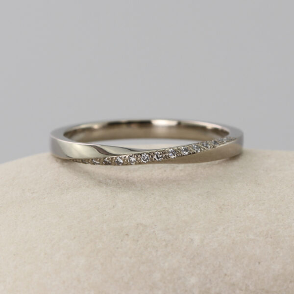 Recycled 18ct White Gold Diamond Wedding Ring