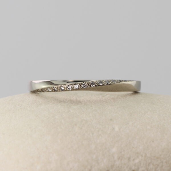 Handmade 18ct White Gold Diamond Wedding Ring