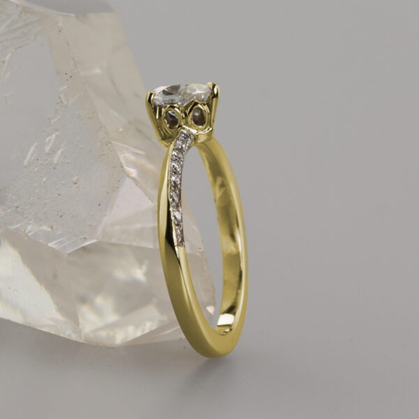 Eco 18ct Gold Pear Cut Diamond Ring