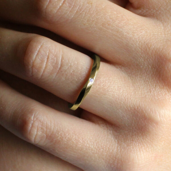 Unique 18ct Gold Twist Diamond Wedding Ring