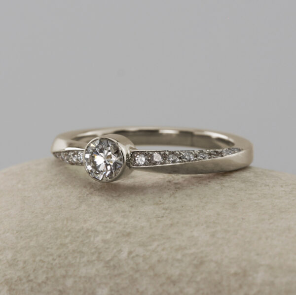 Contemporary 18ct White Gold Twist Diamond Engagement Ring
