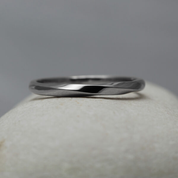 Ethical 950 PlatinumTwist Wedding Ring