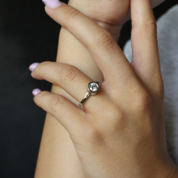 Handmade 18ct White Gold Wedfit Engagement Ring