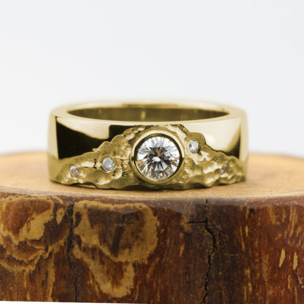 Unique 18ct Gold Sun and Mountain Ring