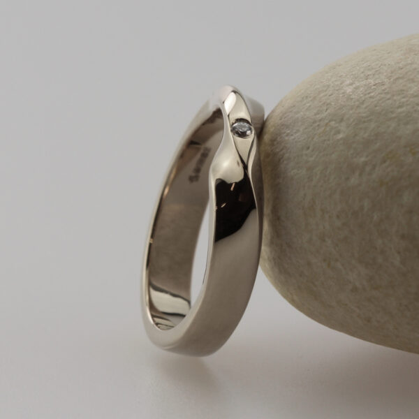 Unique 18ct White Gold Twisted Diamond Wedding Ring