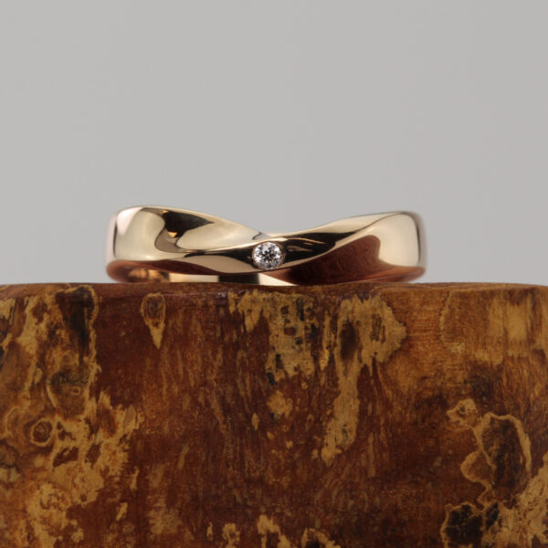 Unique 18ct Rose Gold Twisted Diamond Wedding Ring