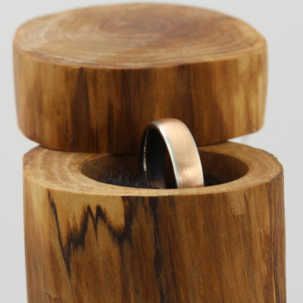 Sustainable Ready To Wear Platinum and Rose Gold Wedding Ring
