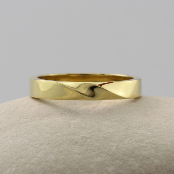 Handmade 18ct Gold Twist Wedding Ring Ready to Go