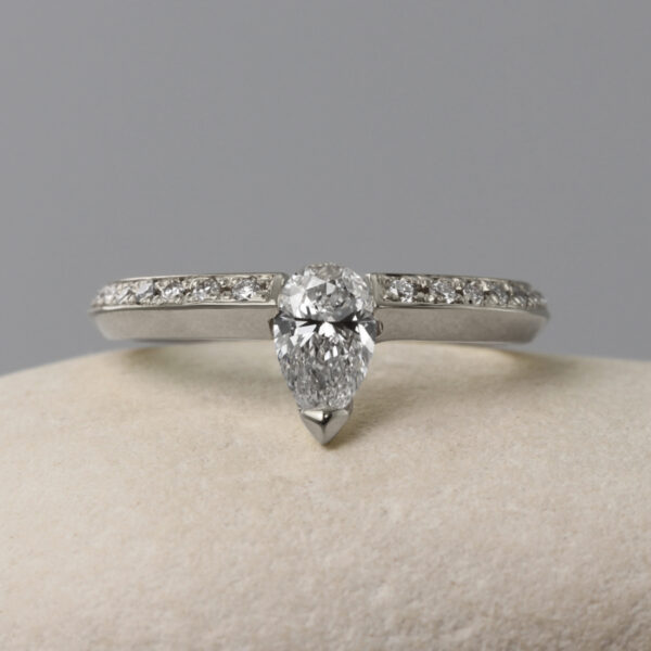 Unique 950 Platinum Pear Cur Diamond Engagement Ring