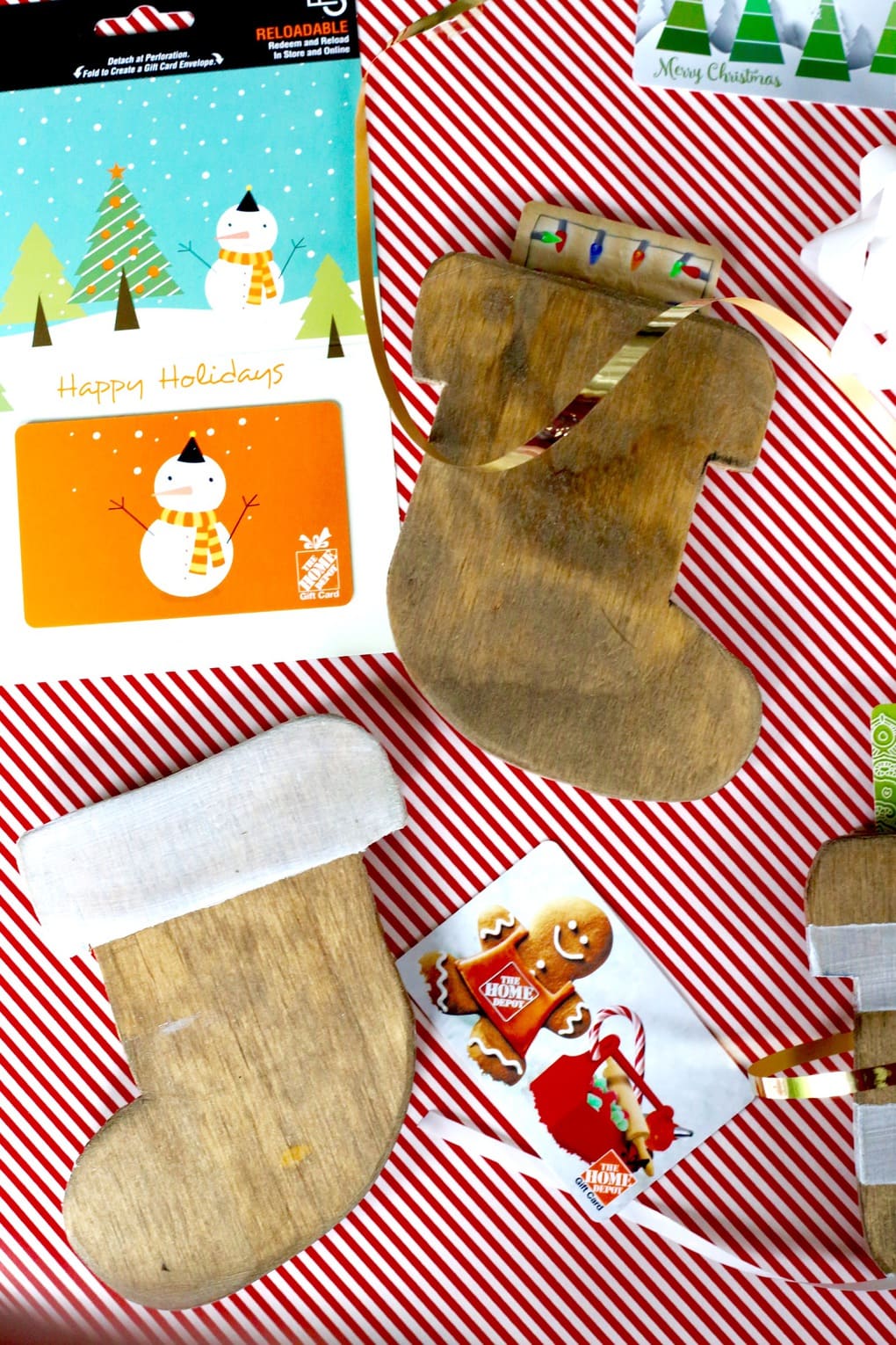 Need a unique and creative way to give a gift card? These wooden stocking gift card holders are so cute and so simple to make! This is the perfect gift idea for anyone on your list. 