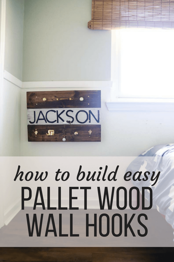 How to build super simple pallet wood wall hooks. There are tons of design options, and it's a really simple project that is a lot of fun to build! Great rustic project for a farmhouse feel. 