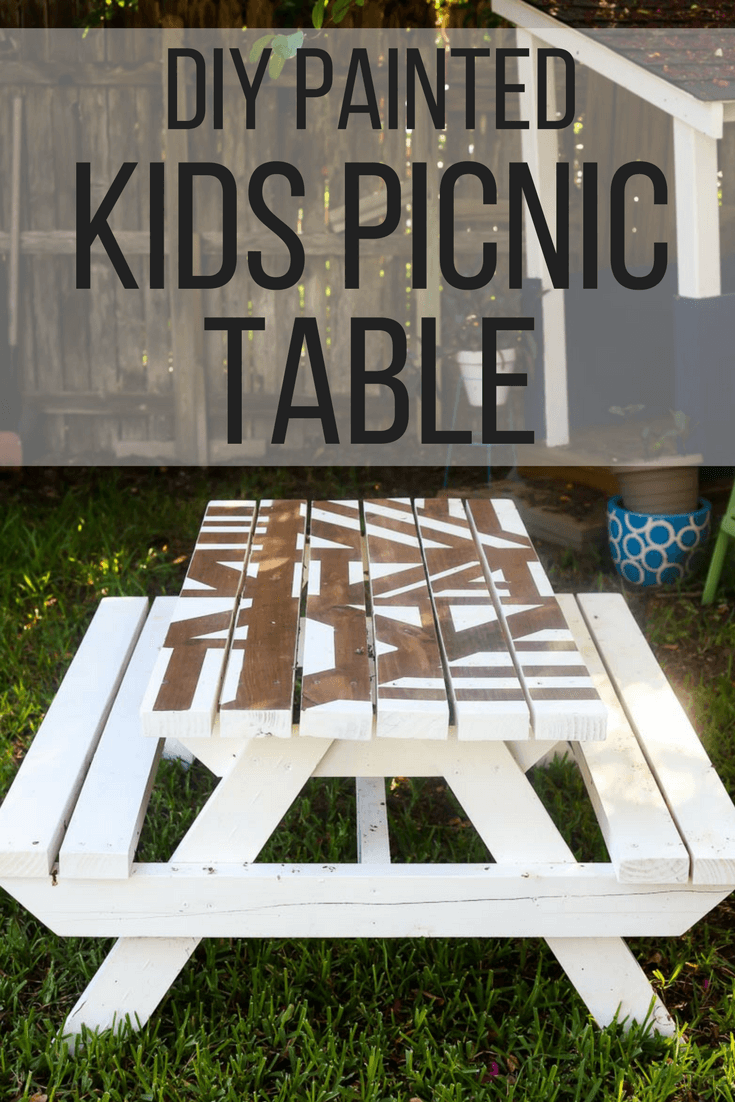 How to build and paint an adorable DIY kids picnic table - you can do it in an afternoon, and it's perfect for beginners! #diy #kids 