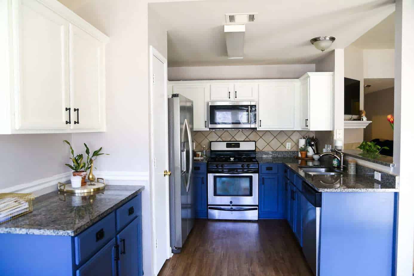 Painting blue and white kitchen cabinets