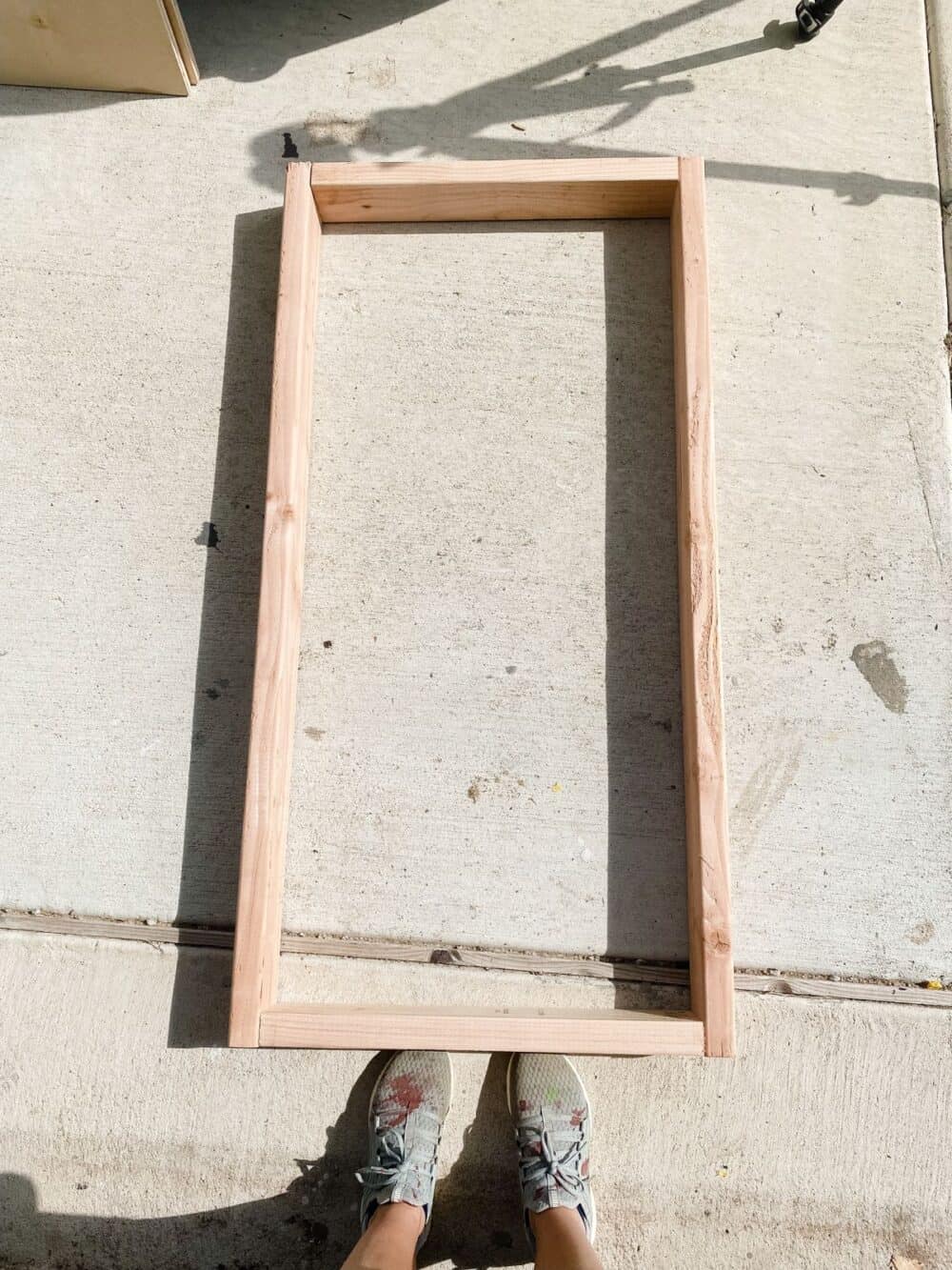 Base for building a cornhole board