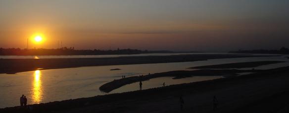 Puesta de sol rio Mekong Vientiane