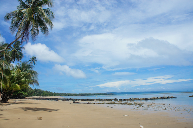 playa de la isla de koh maak