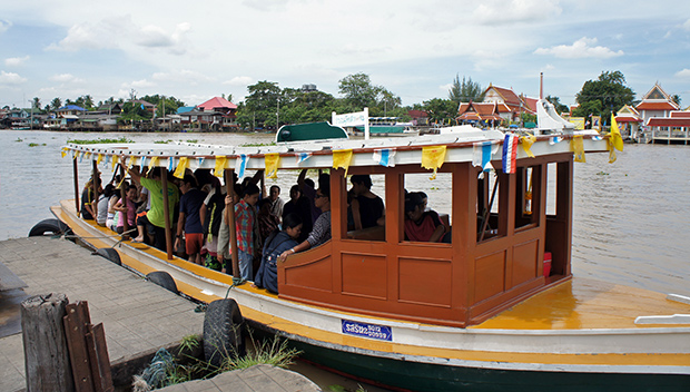 Barco hacia Koh Kred