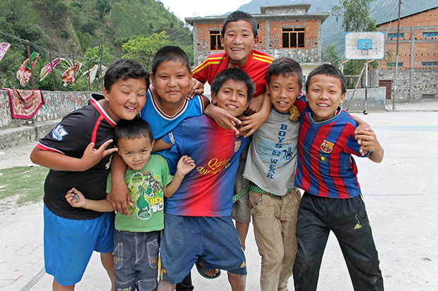 niños-en-nepal