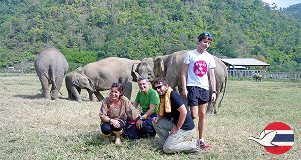 Grupo-en-el-Elephants-Nature-Park