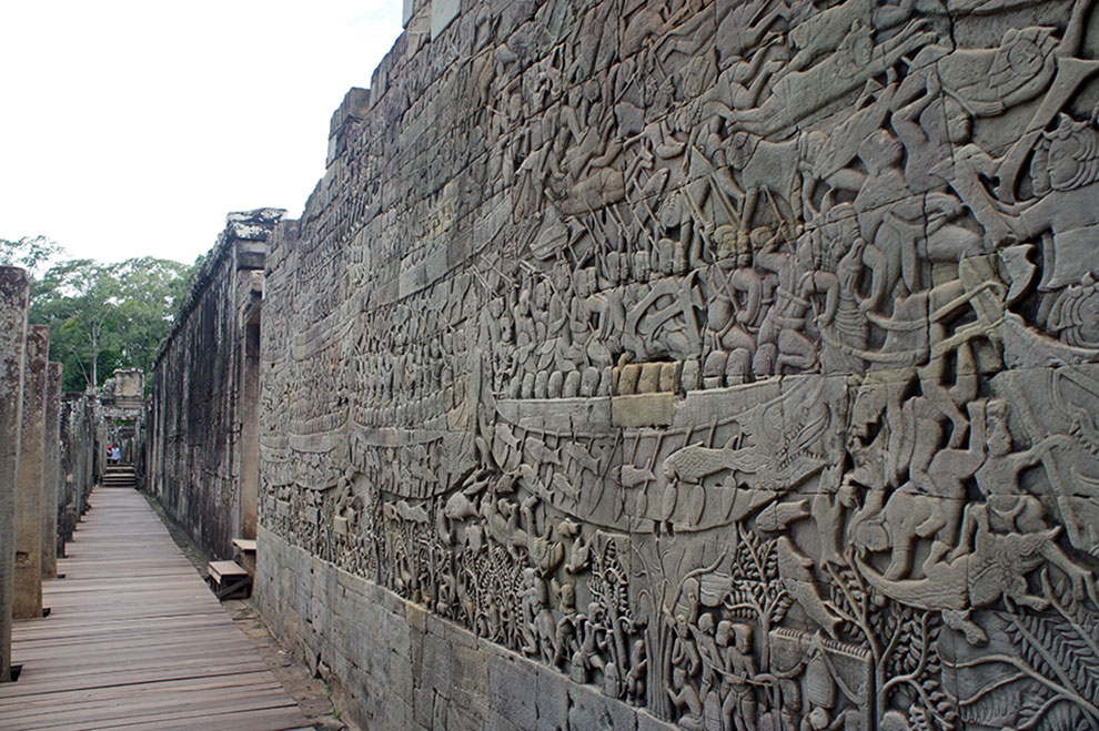 Impresionantes relieves en Angkor